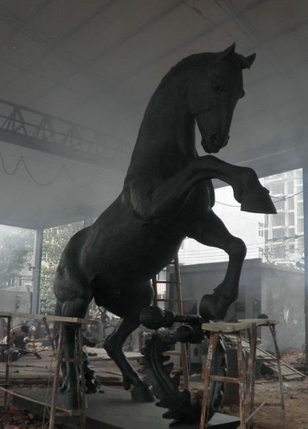 Affordable custom bronze horse statue(5m, work in progress) for overseas customer